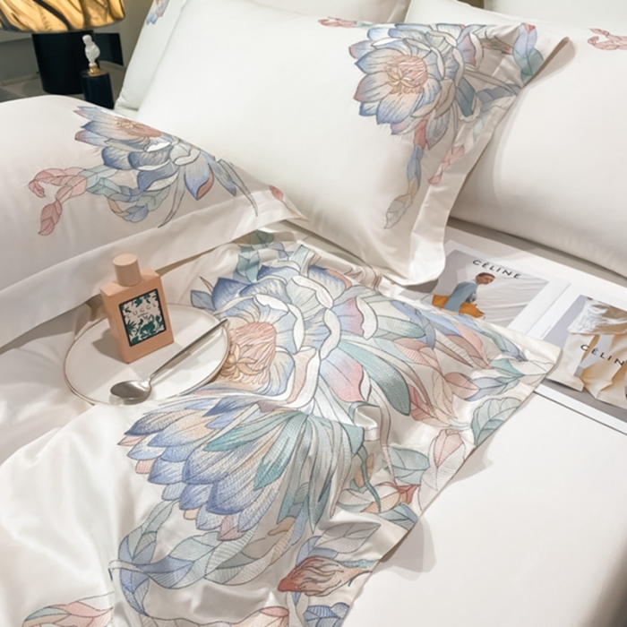 91家纺网 家纺一手货源 找家纺 魅都新100阿克苏长绒棉刺绣四件套荷塘月色椰奶白