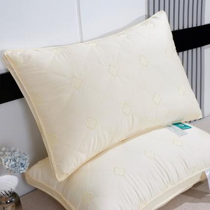 91家纺网 家纺一手货源 找家纺 梦叶草 2022新款莫代尔四叶草刺绣枕芯48*74