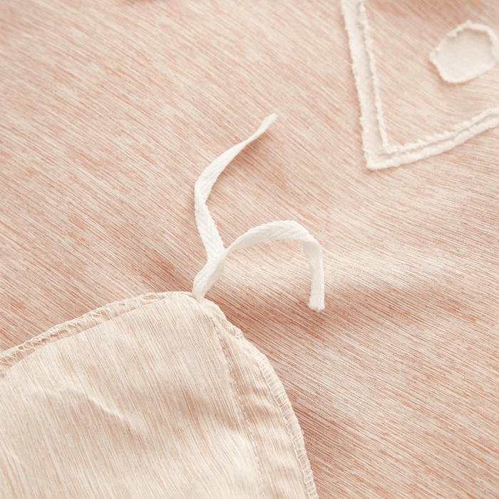 91家纺网 家纺一手货源 找家纺 啊雅家居2025新款韩版肌理纹立体剪花花边四件套 肌理玉