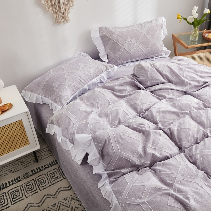 91家纺网 家纺一手货源 找家纺 啊雅家居2025新款韩版肌理纹立体剪花花边四件套 肌理紫