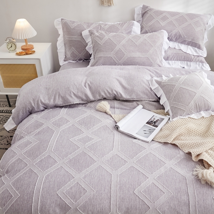 91家纺网 家纺一手货源 找家纺 啊雅家居2025新款韩版肌理纹立体剪花花边四件套 肌理紫