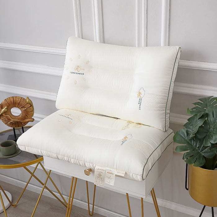 91家纺网 家纺一手货源 找家纺 糖果枕芯 2022新款大米羽丝绒枕头枕芯 白色46x72cm