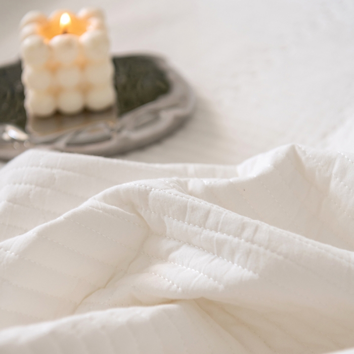 91家纺网 家纺一手货源 找家纺 久典家居 2022新款A类双面色织全棉水洗棉床盖 白