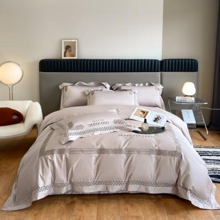 91家纺网 家纺一手货源 找家纺 高大尚2022新款全棉贡缎刺绣居家四件套梵洛卡绅士灰