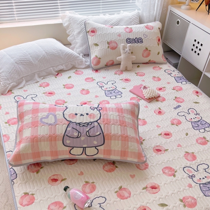 91家纺网 家纺一手货源 找家纺 顾里家纺 2022新款韩系ins印花凉感软席凉席-场景一 兔子蜜桃