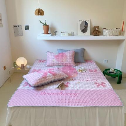 91家纺网 家纺一手货源 找家纺 顾里家纺 2022新款韩系凉感印花大版软席 少女草莓