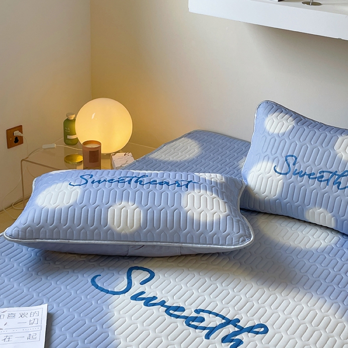 91家纺网 家纺一手货源 找家纺 顾里家纺 2022新款韩系凉感印花大版软席 蓝波点爱心