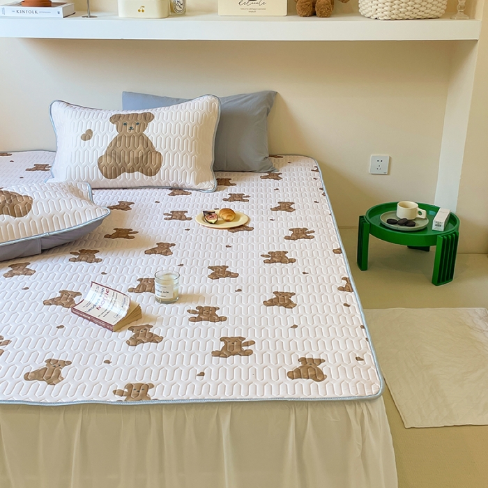 91家纺网 家纺一手货源 找家纺 顾里家纺 2022新款韩系凉感印花圆网软席 韩国熊仔