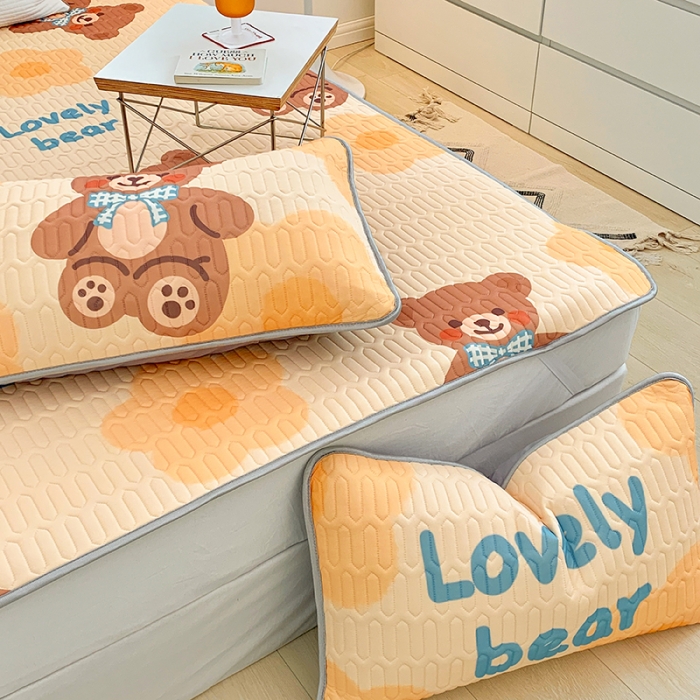 91家纺网 家纺一手货源 找家纺 顾里家纺 2022新款韩系凉感印花圆网软席 花朵小熊