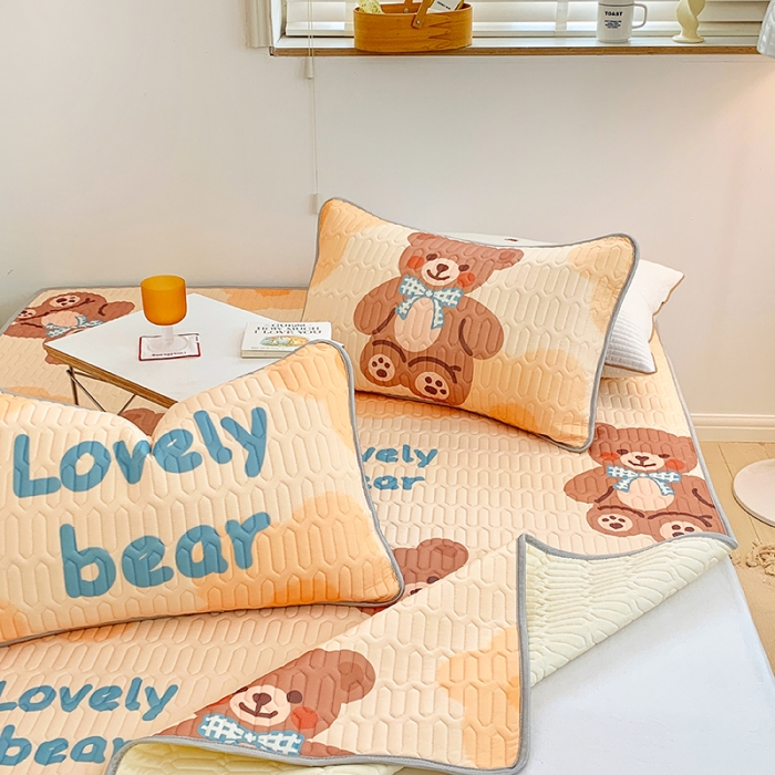 91家纺网 家纺一手货源 找家纺 顾里家纺 2022新款韩系凉感印花圆网软席 花朵小熊