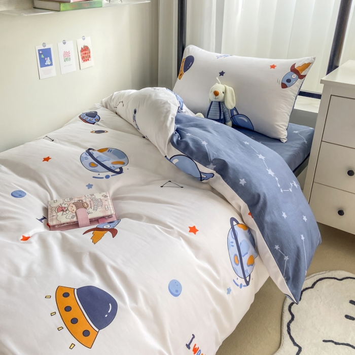 91家纺网 家纺一手货源 找家纺 吉象 2022新款全棉印花学生宿舍三件套 太空旅行