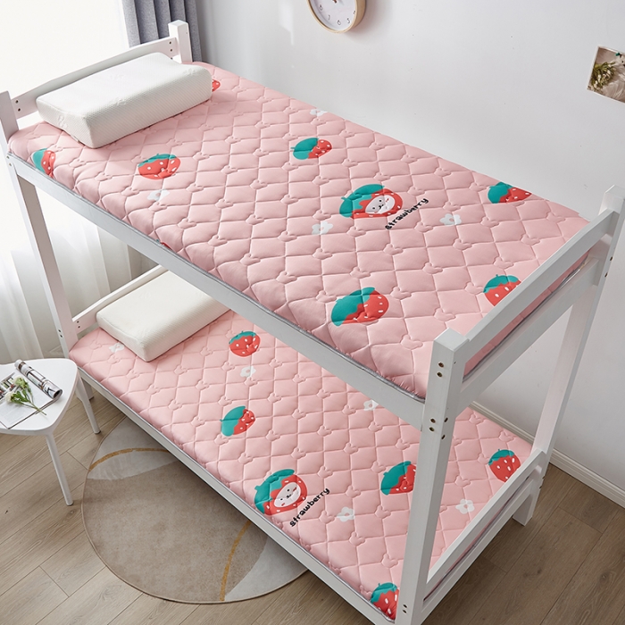 91家纺网 家纺一手货源 找家纺 寐珂 2025新款A类针织大豆学生床垫 草莓宝贝