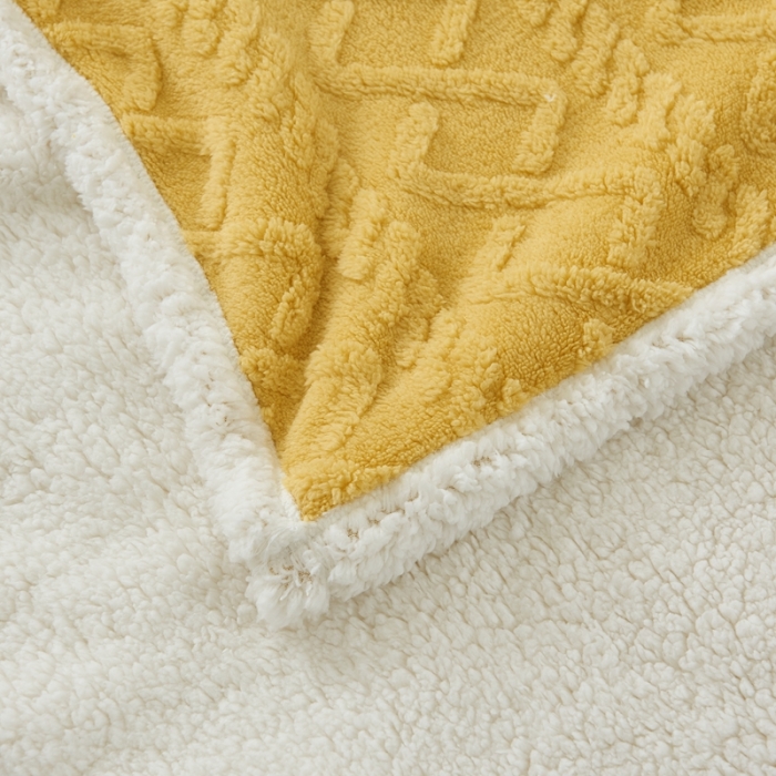 91家纺网 家纺一手货源 找家纺 馨米莱 2024新款AB版塔肤绒毛毯 姜黄色