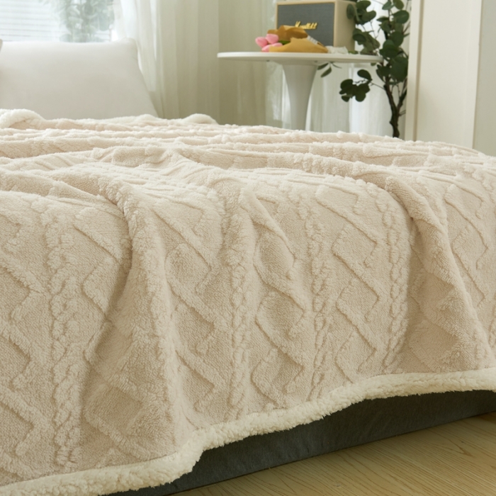 91家纺网 家纺一手货源 找家纺 馨米莱 2024新款AB版塔肤绒毛毯 米杏色