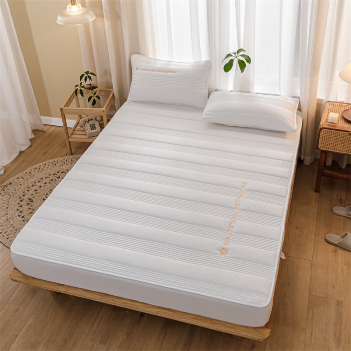 91家纺网 家纺一手货源 找家纺 鑫钰 2023色织水洗纯棉全棉夹棉绣花床笠夹棉枕套邂逅简洁白