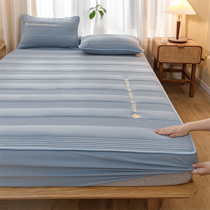 91家纺网 家纺一手货源 找家纺 蓝巢 2022新款升级版全棉大豆纤维夹棉床笠- 邂逅清雅蓝