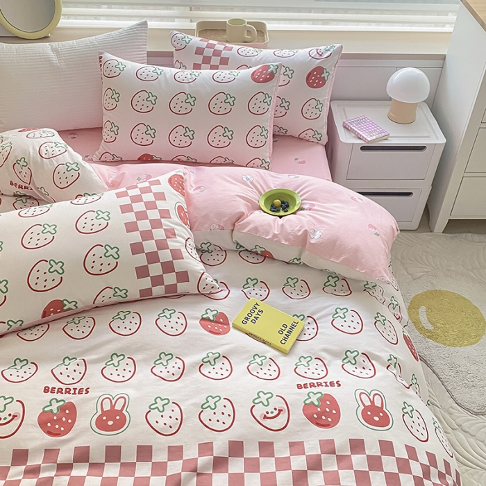 91家纺网 家纺一手货源 找家纺 麦伦 2022新款13372全棉儿童卡通系列四件套 草莓果果