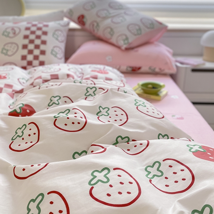 91家纺网 家纺一手货源 找家纺 麦伦 2022新款13372全棉儿童卡通系列四件套 草莓果果