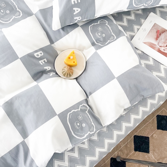 91家纺网 家纺一手货源 找家纺 麦伦 2022新款13372全棉儿童卡通系列四件套 灰格熊