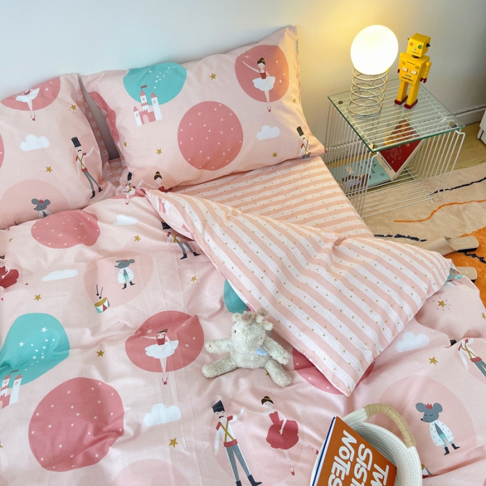 91家纺网 家纺一手货源 找家纺 麦伦 2022新款13372全棉儿童卡通系列单被套 胡桃夹子场景二