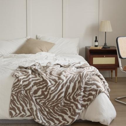 91家纺网 家纺一手货源 找家纺 (总) 暖绵绵 新款半边绒多功能毯子--温柔斑马