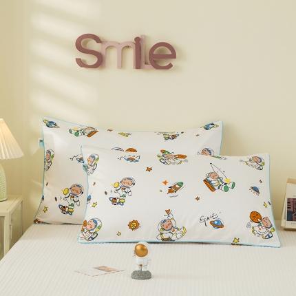 91家纺网 家纺一手货源 找家纺 良佐生活 2022新款60s全棉贡缎卡通印花枕套（单只） 太空小子