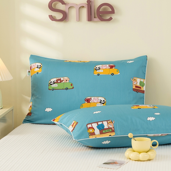 91家纺网 家纺一手货源 找家纺 良佐生活 2022新款60s全棉贡缎卡通印花枕套（单只） 动物巴士