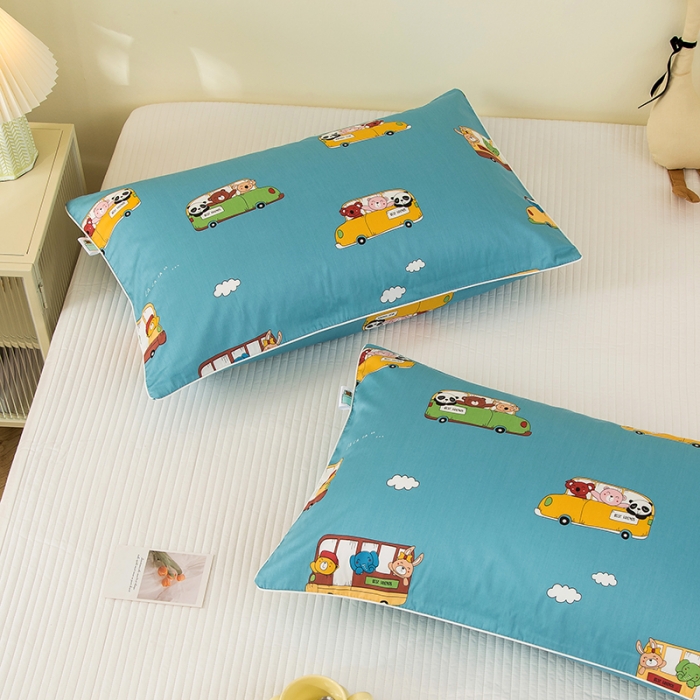 91家纺网 家纺一手货源 找家纺 良佐生活 2022新款60s全棉贡缎卡通印花枕套（单只） 动物巴士