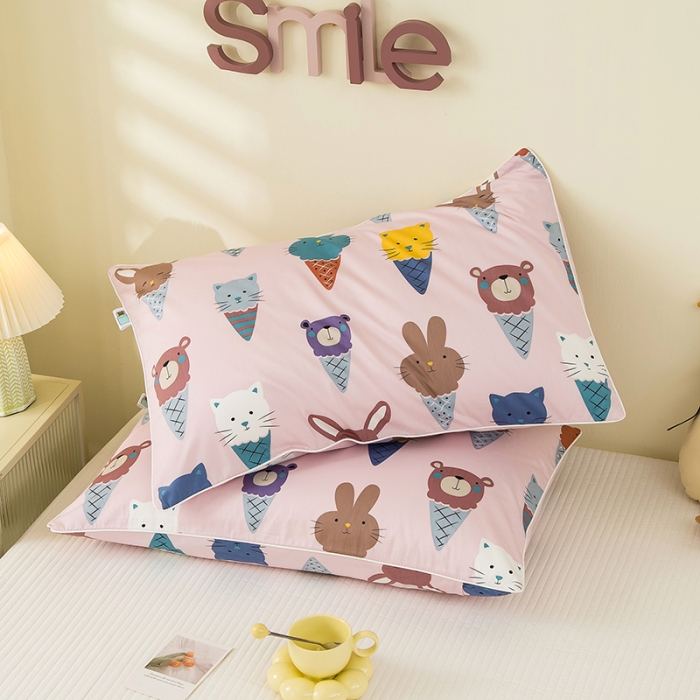 91家纺网 家纺一手货源 找家纺 良佐生活 2022新款60s全棉贡缎卡通印花枕套（单只） 萌宠冰淇淋