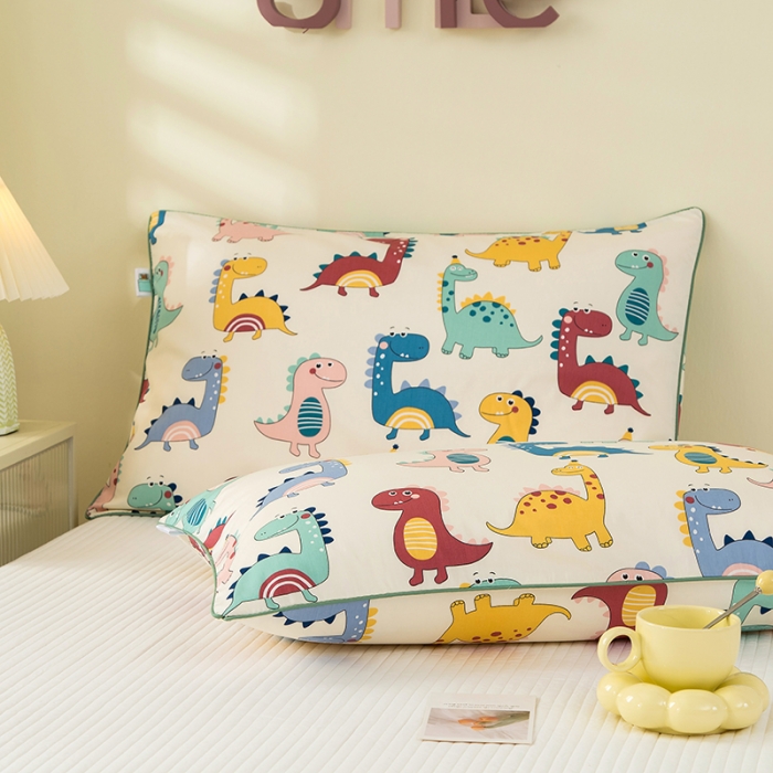 91家纺网 家纺一手货源 找家纺 良佐生活 2022新款60s全棉贡缎卡通印花枕套（单只） 小神龙