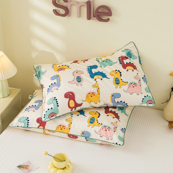 91家纺网 家纺一手货源 找家纺 良佐生活 2022新款60s全棉贡缎卡通印花枕套（单只） 小神龙