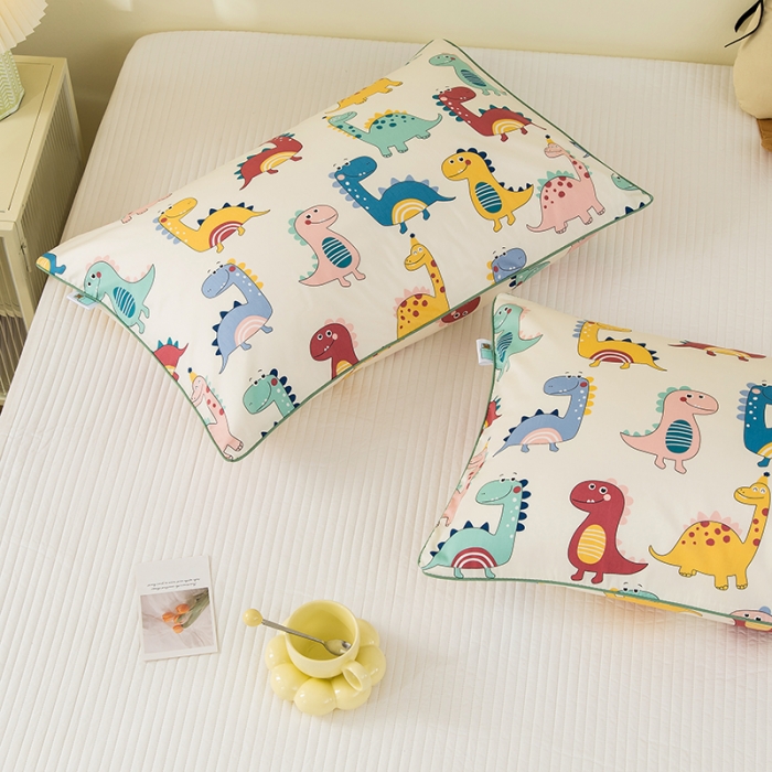 91家纺网 家纺一手货源 找家纺 良佐生活 2022新款60s全棉贡缎卡通印花枕套（单只） 小神龙