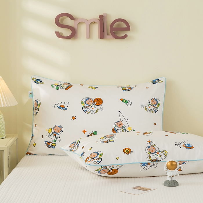 91家纺网 家纺一手货源 找家纺 良佐生活 2022新款60s全棉贡缎卡通印花枕套（单只） 太空小子