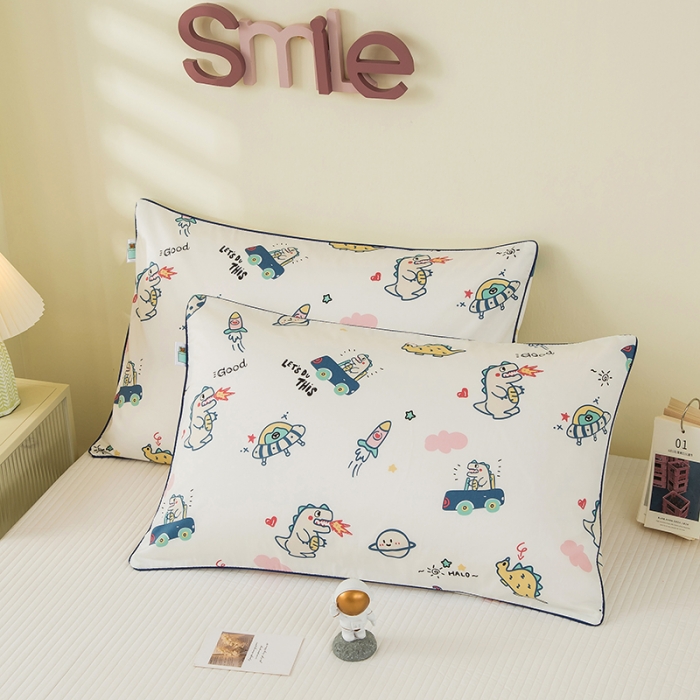 91家纺网 家纺一手货源 找家纺 良佐生活 2022新款60s全棉贡缎卡通印花枕套（单只） 银河之旅