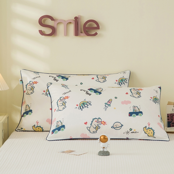 91家纺网 家纺一手货源 找家纺 良佐生活 2022新款60s全棉贡缎卡通印花枕套（单只） 银河之旅