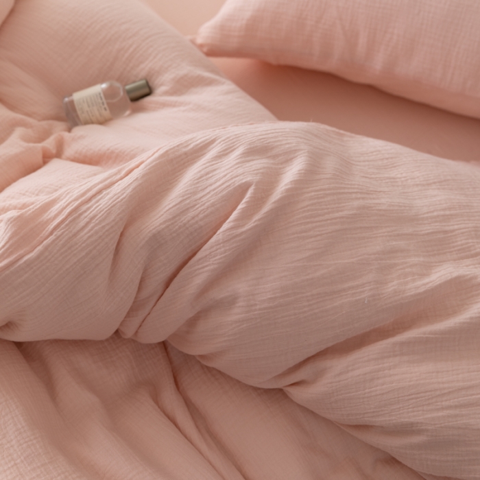 91家纺网 家纺一手货源 找家纺 淑女公社 2022四季新款双层纱皱皱纱肌理纹四件套 蜜桃粉