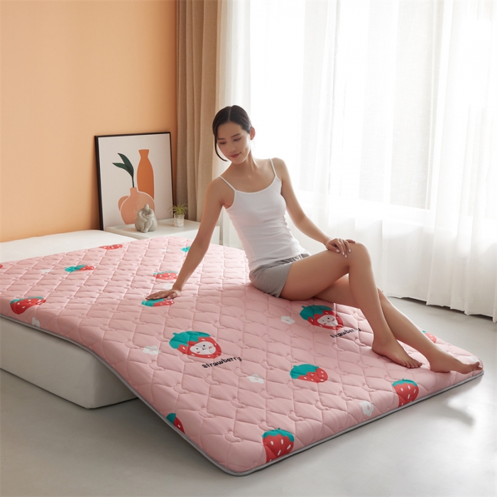 91家纺网 家纺一手货源 找家纺 寐珂家纺 2026新款A类针织大豆双人床垫 草莓宝贝