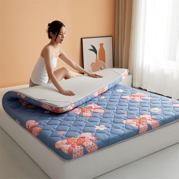 91家纺网 家纺一手货源 找家纺 寐珂家纺 2026新款A类针织大豆双人床垫 花语蝶恋-蓝灰