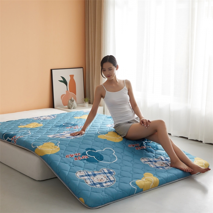 91家纺网 家纺一手货源 找家纺 寐珂家纺 2026新款A类针织大豆双人床垫 可爱熊