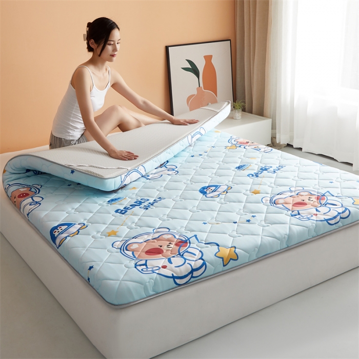 91家纺网 家纺一手货源 找家纺 寐珂家纺 2026新款A类针织大豆双人床垫 太空熊