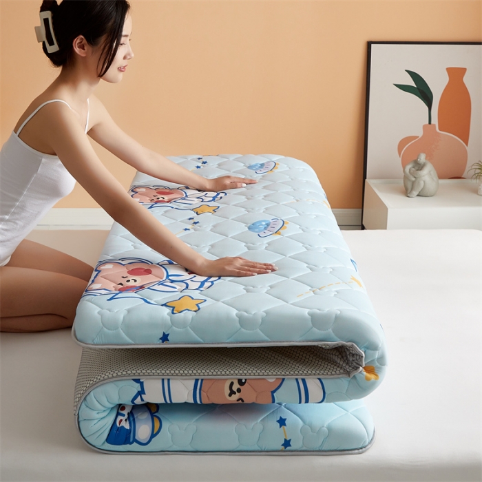 91家纺网 家纺一手货源 找家纺 寐珂家纺 2026新款A类针织大豆双人床垫 太空熊