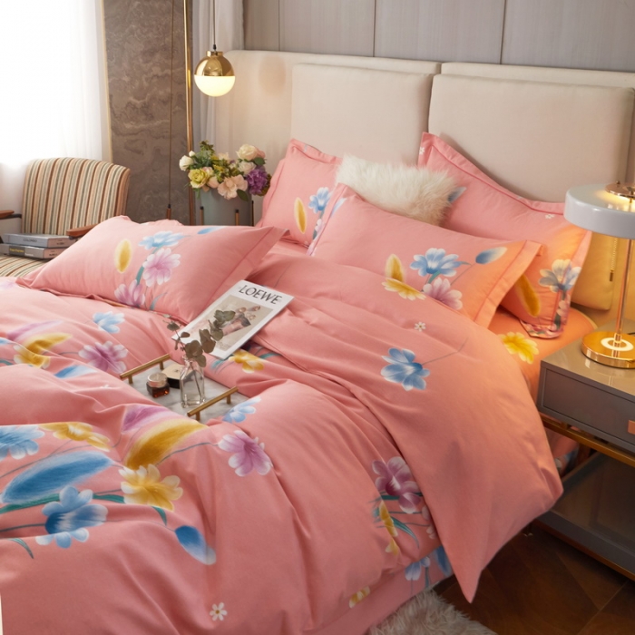 91家纺网 家纺一手货源 找家纺 金纱玉纺 2022新款全棉印花加厚磨毛四件套 萱草梦-粉