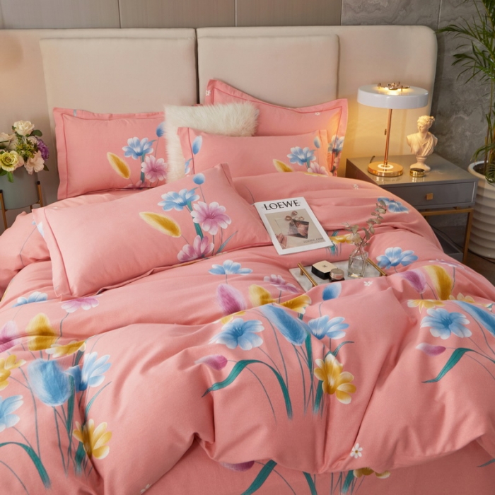 91家纺网 家纺一手货源 找家纺 金纱玉纺 2022新款全棉印花加厚磨毛四件套 萱草梦-粉