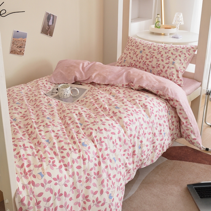 91家纺网 家纺一手货源 找家纺 麦伦家居 2022新款全棉40支13372全棉学生三件套 菲菲兔粉