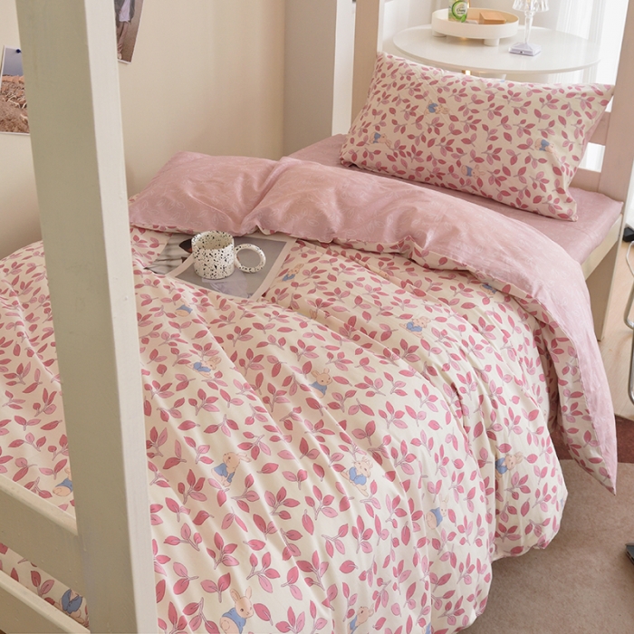 91家纺网 家纺一手货源 找家纺 麦伦家居 2022新款全棉40支13372全棉学生三件套 菲菲兔粉