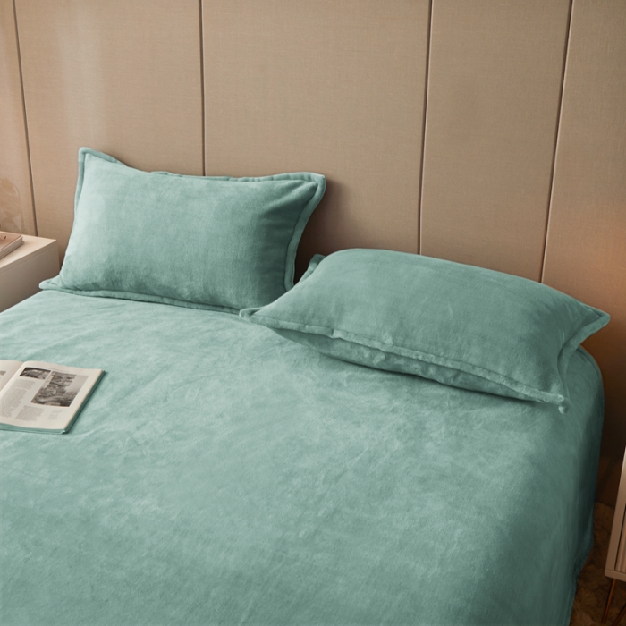 91家纺网 家纺一手货源 找家纺 雅萱 2022新款牛奶绒多功能毛毯 百合绿