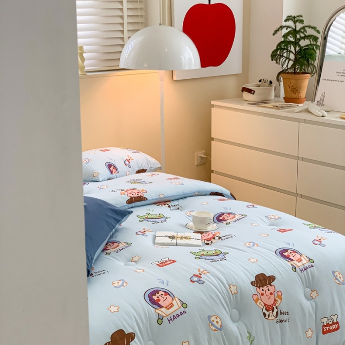 91家纺网 家纺一手货源 找家纺 星期八 2022新款迪士尼春秋被冬被 巴斯光年