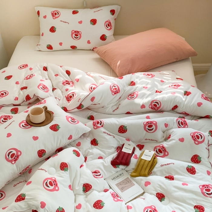 91家纺网 家纺一手货源 找家纺 星期八 2022新款迪士尼春秋被冬被 草莓熊