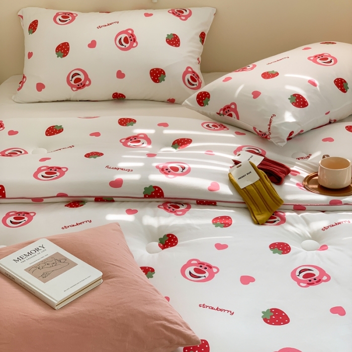 91家纺网 家纺一手货源 找家纺 星期八 2022新款迪士尼春秋被冬被 草莓熊