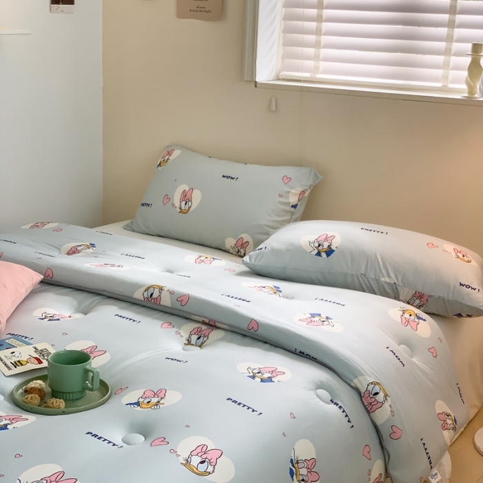 91家纺网 家纺一手货源 找家纺 星期八 2022新款迪士尼春秋被冬被 黛西蓝